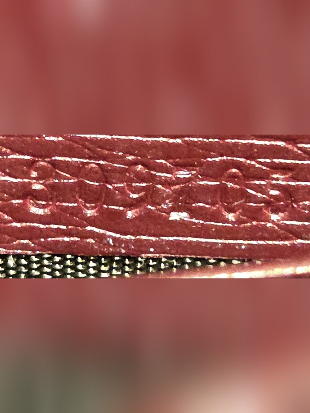 Gucci Zip-Around Wallet in Burgundy with Pink Heart Motif - Picture 15 of 16